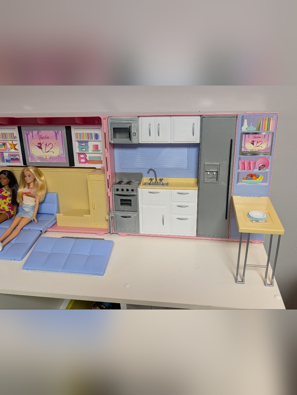 Vintage 2006 Barbie Hot Tub Party Bus Camper 2 Barbie Dolls *Please Read* - Picture 9 of 13
